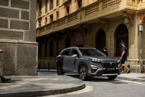 Suzuki_S-CROSS_HYBRID_2022_316-55040-870x470