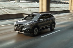 Suzuki_S-CROSS_HYBRID_2022_325-35584-870x470