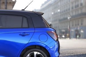 Suzuki_NUOVA_SWIFT_HYBRID_gallery_(13)-41216-870x470